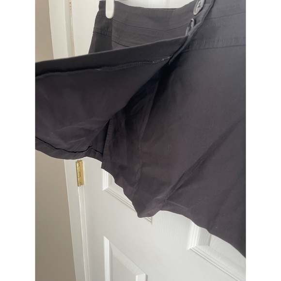 Le Chateau wrap mini skirt size medium - Picture 3 of 3